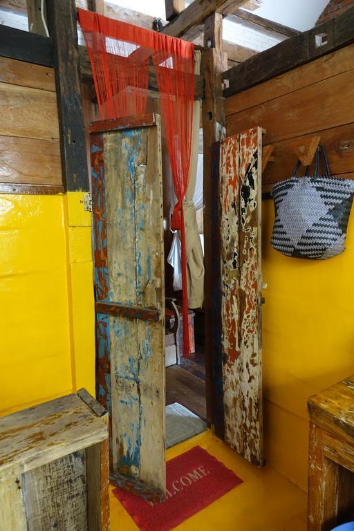 Le Petit Gili Hotel กีลีตราวางัน ภายนอก รูปภาพ